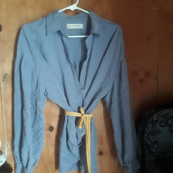 Clothing - Picture 10 of 12